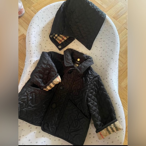 Burberry infant jacket, size 6 months old. - Picture 3 of 7